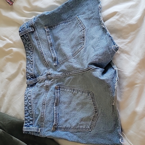 Universal Threads Vintage Midi Shorts - Picture 2 of 3